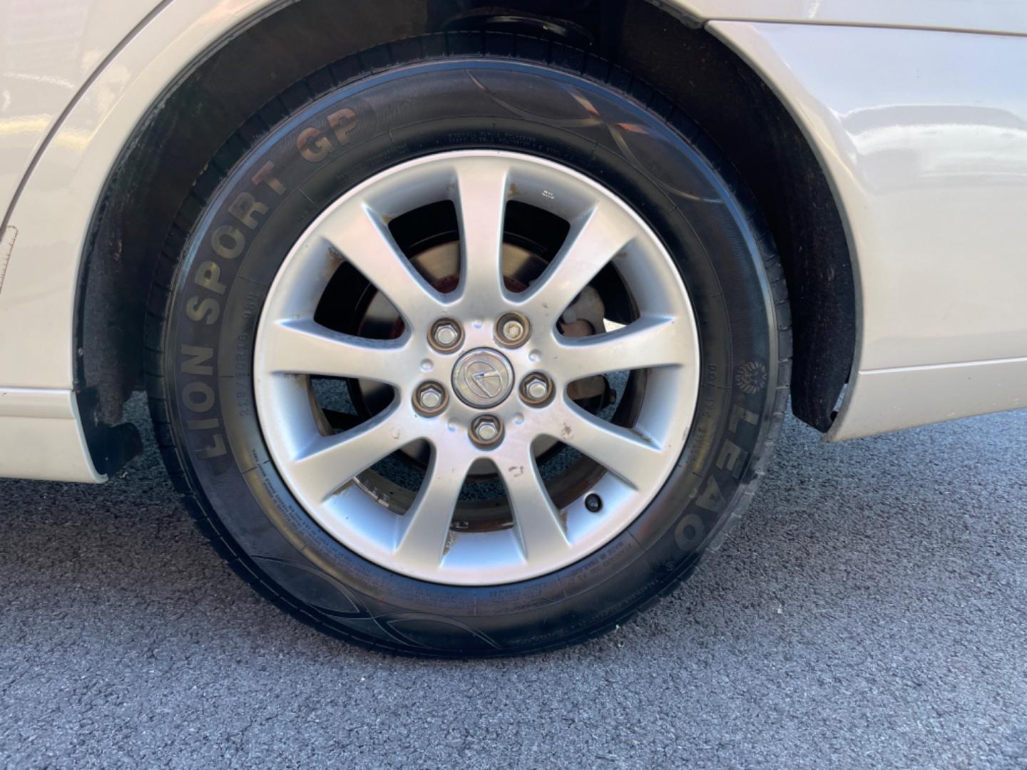 2002 Silver Lexus ES (JTHBF30GX20) with an V6, 3.0 Liter engine, Automatic, 5-Spd w/Overdrive transmission, located at 8008 Warden Rd, Sherwood, AR, 72120, (501) 801-6100, 34.830078, -92.186684 - Photo#25